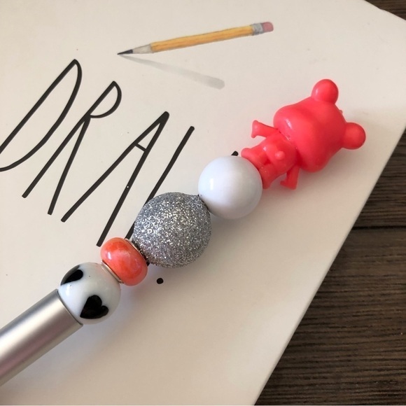 The Care Bears: Smart Heart Bear handmade beaded pen - Picture 3 of 3